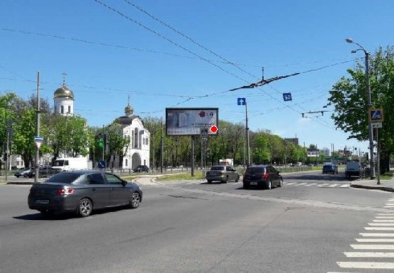 Фото рекламної площини за адресою Московский пр., 128 - Кошкина ул.
