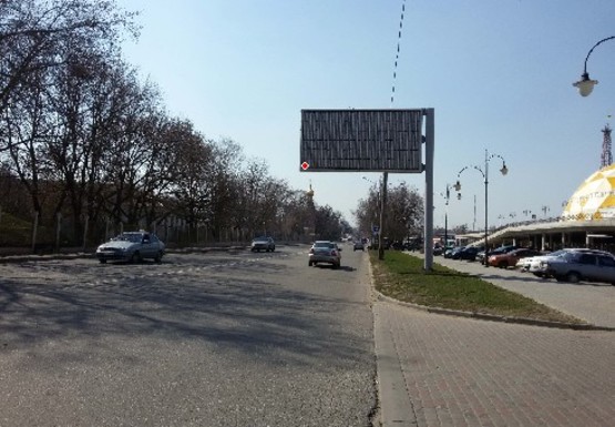 Фото рекламної площини за адресою Салтовское шоссе - Академика Павлова ул., к центру