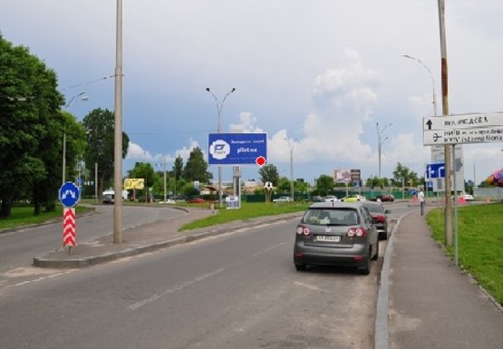 Фото рекламної площини за адресою Аэропорт "Киев",  Воздухофлотский пр-т - Медовая ул.