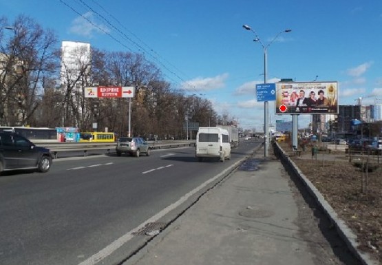 Фото рекламной плоскости по адресу Глушкова Академика пр., 31а