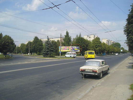 Фото рекламной плоскости по адресу Відродження  -  Молоді