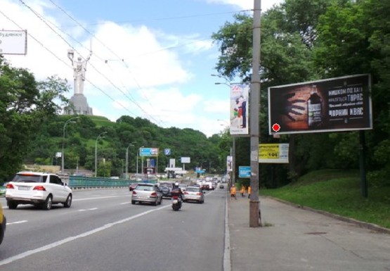 Фото рекламной плоскости по адресу Дружбы Народов б-р - АЗС ТНК