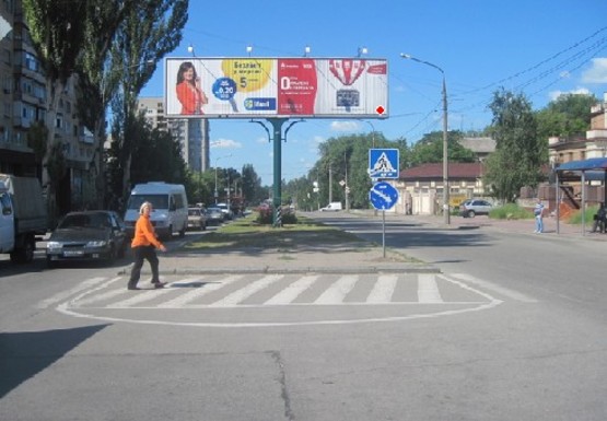 Фото рекламної площини за адресою Лепика  ул. - Горького ул., Свободы пл.