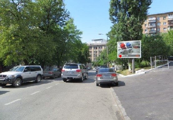 Фото рекламної площини за адресою Предславинская ул., 9 (BackLit)