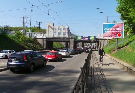 Фото рекламной плоскости по адресу Федорова ул., 31 (напротив) (BackLit)