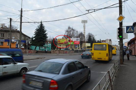 Фото рекламной плоскости по адресу Бандери (стадіон) місце 2, Б лівий