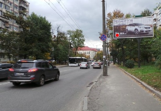 Фото рекламной плоскости по адресу Кириловская ул., 131 (Фрунзе ул.)