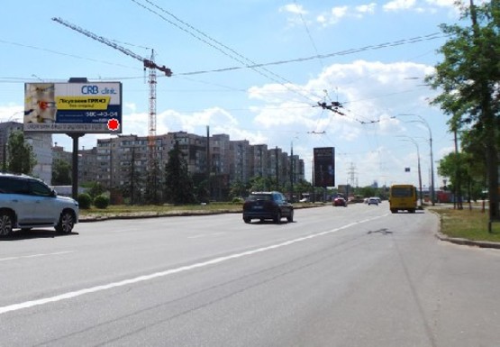 Фото рекламної площини за адресою Ватутина пр., 14а (на разделителе)