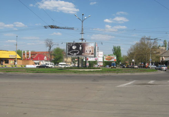 Фото рекламной плоскости по адресу Центральный пр. - Пушкинская ул., кольцо