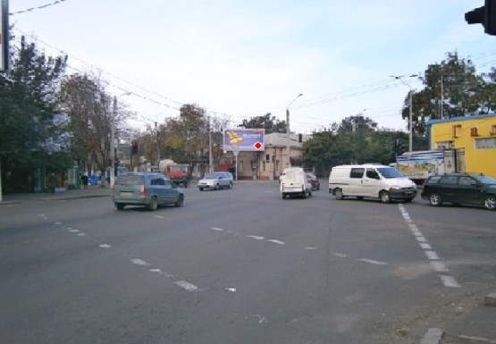 Фото рекламної площини за адресою Разумовская,16 ул. - Мастерская ул.