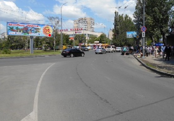 Фото рекламної площини за адресою Независимости пл. - Ак. Филатова ул.