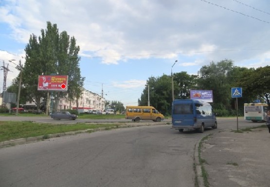 Фото рекламної площини за адресою Моторостроителей ул. - Иванова ул.