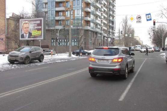 Фото рекламной плоскости по адресу Джона Маккейна вул., 28/25
