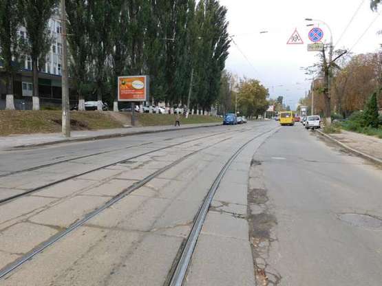 Фото рекламної площини за адресою Кирилівська вул., 85