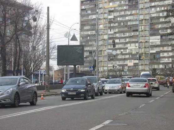 Фото рекламной плоскости по адресу Бастіонна вул., напроти  буд. 3/12