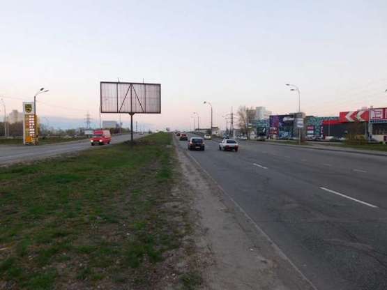 Фото рекламної площини за адресою Богатирська вул., розподільник - Оболонський просп., розподільник (в напр. Бандери просп.)