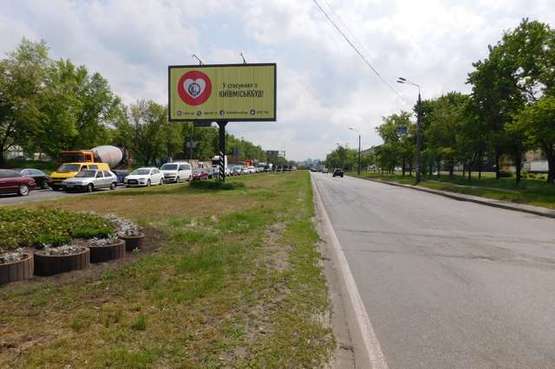 Фото рекламной плоскости по адресу Богатирська вул., розподілювач - Полярна вул., розподілювач (в напр. ст.м. Петрівка)