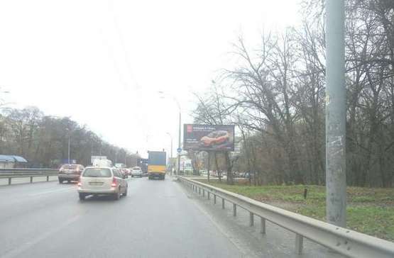 Фото рекламної площини за адресою Академіка Глушкова просп., в'їзд в київ напроти Одеського ринку