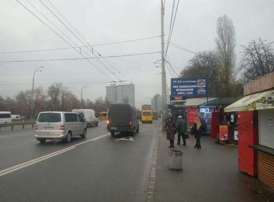 Фото рекламной плоскости по адресу Академіка Глушкова просп., автостанція "Південна"