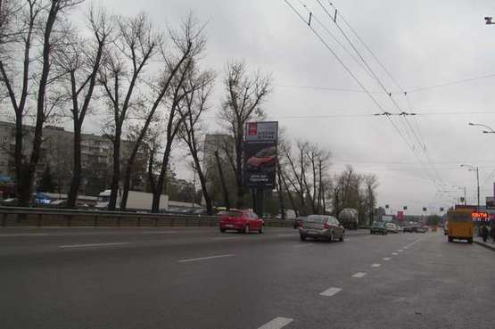 Фото рекламной плоскости по адресу Велика Кільцева дорога, на розподілювачі напроти Альцест (в напрямку Одеської пл.)