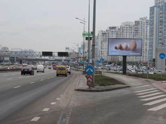 Фото рекламної площини за адресою Миколи Бажана просп., 4 (в напрямку Харківської пл.)