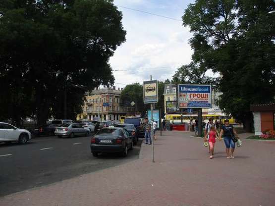 Фото рекламної площини за адресою Привокзальна пл., 3 (2,23х3,06)