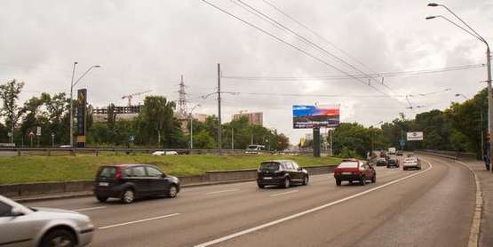 Фото рекламной плоскости по адресу Перемоги просп., 59 на розподілювачі (в направл. Нивок)