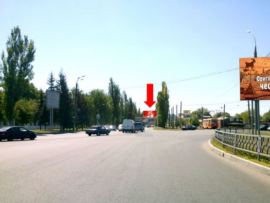 Фото рекламної площини за адресою Павлова ул. / Семиградская ул., флажок, в центр