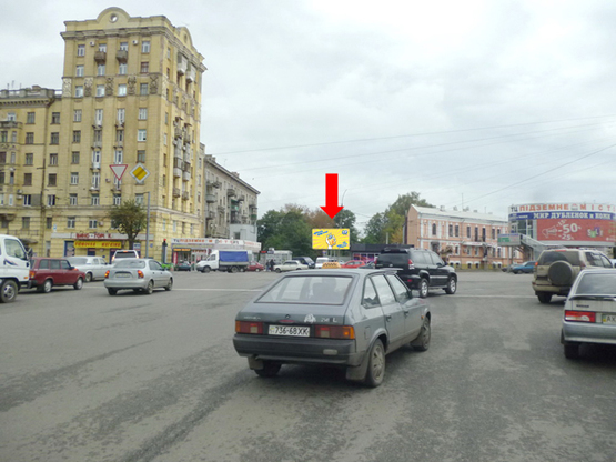 Фото рекламной плоскости по адресу Полтавский шлях / Гвардейцев-Железнодорожников, рядом жд вокзал, Макдональдз