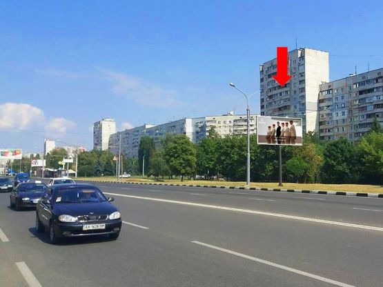 Фото рекламной плоскости по адресу Свободы пр., 40А, в сторону супермаркетов "Сильпо", "Фокстрот", ст. м. "Победа", из центра