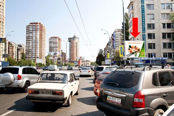 Фото рекламной плоскости по адресу Украинки бул., 26, возле ст. м. "Печерская"