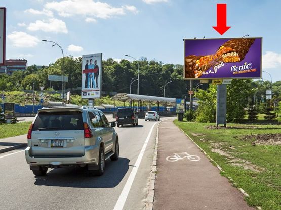 Фото рекламної площини за адресою Набережное шоссе, выезд на Дружбы Народов бул.