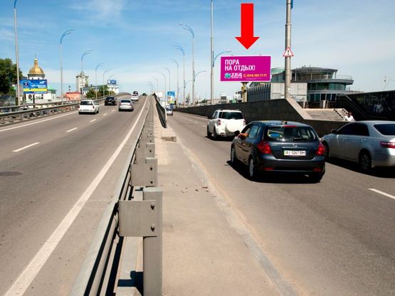 Фото рекламної площини за адресою Набережно-Крещатицкая ул., 18