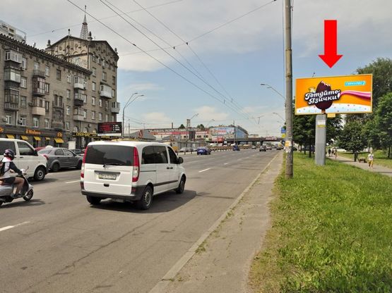 Фото рекламної площини за адресою Победы пр., 44, возле киностудии им. Довженко, напротив супермаркетов "Эльдорадо", "Сильпо", в сторону ст. м. "Шулявская"
