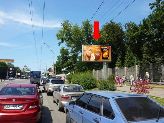 Фото рекламной плоскости по адресу Победы пр., 32, перед входом в Зоопарк, в строну ст. м. "Шулявская", из центра