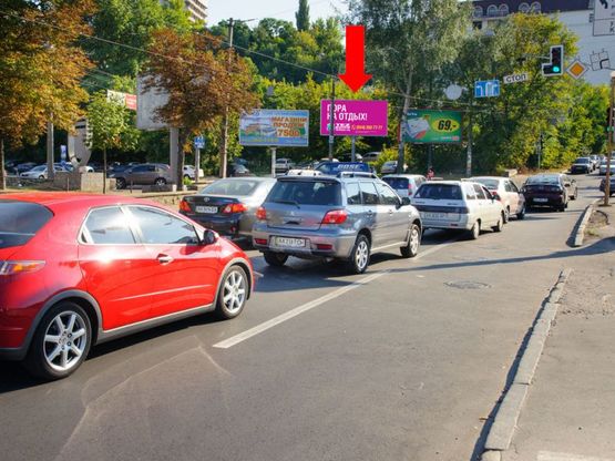 Фото рекламної площини за адресою Нижний Вал ул. / Глубочицкая ул., на светофоре в сторону Сечевых Стрельцов ул. (бывш. Артема ул.)