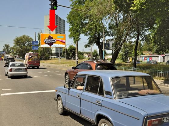 Фото рекламной плоскости по адресу Дегтяревская ул. / Победы пр., ст. м. "Берестейская", на мосту