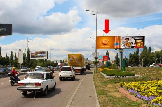 Фото рекламної площини за адресою Харьковская пл., в центр, на светофоре, левый