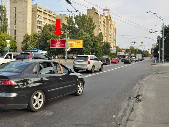 Фото рекламной плоскости по адресу Довженко ул., 16 / ул. Дегтяревская, в сторону ст. м. "Шулявская", левая