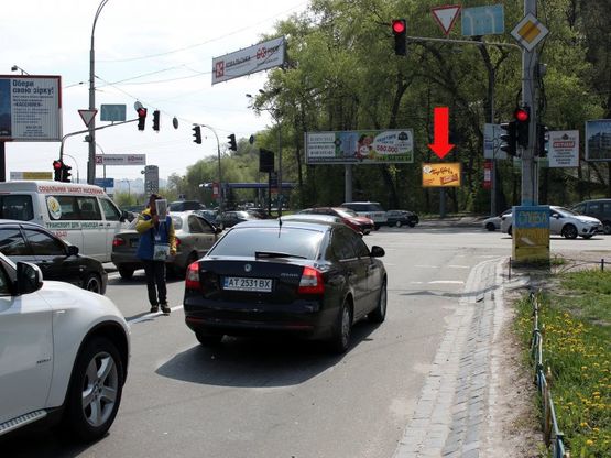 Фото рекламной плоскости по адресу Дружбы Народов бул. / Героев ВОВ пл., выезд с Старонаводницкая ул. и Мазепы ул., в сторону моста Патона