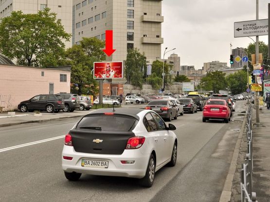 Фото рекламной плоскости по адресу Короленковская ул. / Владимирская ул., в сторону Малевича ул. (бывш. Боженка ул.)