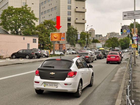 Фото рекламной плоскости по адресу Короленковская ул. / Владимирская ул., в сторону Малевича ул. (бывш. Боженка ул.)