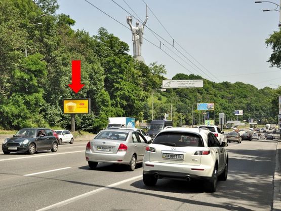 Фото рекламної площини за адресою Дружбы Народов бул., 200 м от остановки Героев ВОВ пл., в сторону моста Патона
