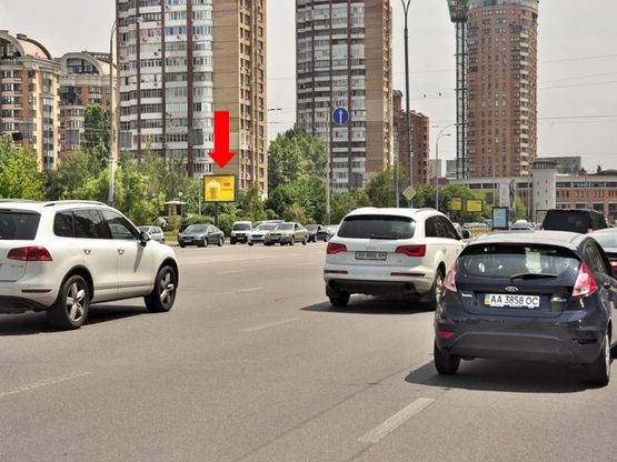Фото рекламной плоскости по адресу Украинки бул., 21, в сторону Дружбы Народов бул.