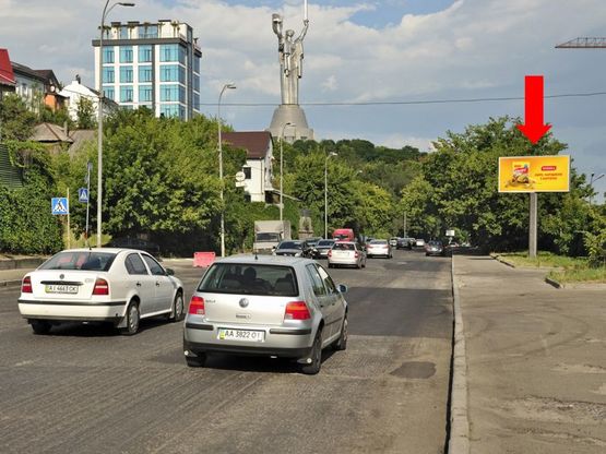 Фото рекламної площини за адресою Старонаводницкая ул., 40, в сторону Героев ВОВ пл.