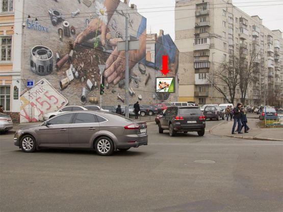 Фото рекламної площини за адресою Кловский спуск, 30 / Московская ул., в сторону Мечникова ул.