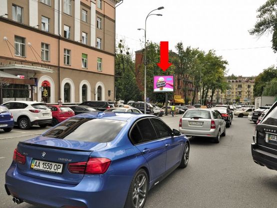 Фото рекламної площини за адресою Мечникова ул., 16, напротив магазина "Good Wine", ресторанов "Napule", "Шоти", в сторону Бассейная ул.