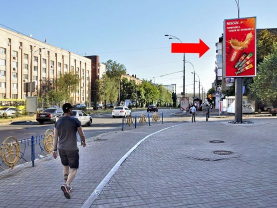 Фото рекламной плоскости по адресу Алмазова ул. (бывш. Кутузова ул.) / Копыленка ул., в сторону ст. м. "Печерская"