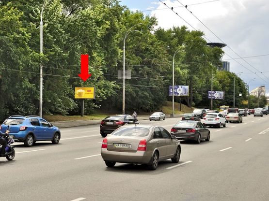 Фото рекламной плоскости по адресу Дружбы Народов бул. / Героев ВОВ пл., в центр