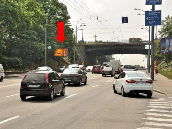 Фото рекламной плоскости по адресу Дружбы Народов бул., 36/ 1, возле Печерского моста, в сторону ст. м. "Дружбы Народов"